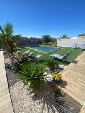 Villa avec Piscine, grand terrain à 7 mn de la mer